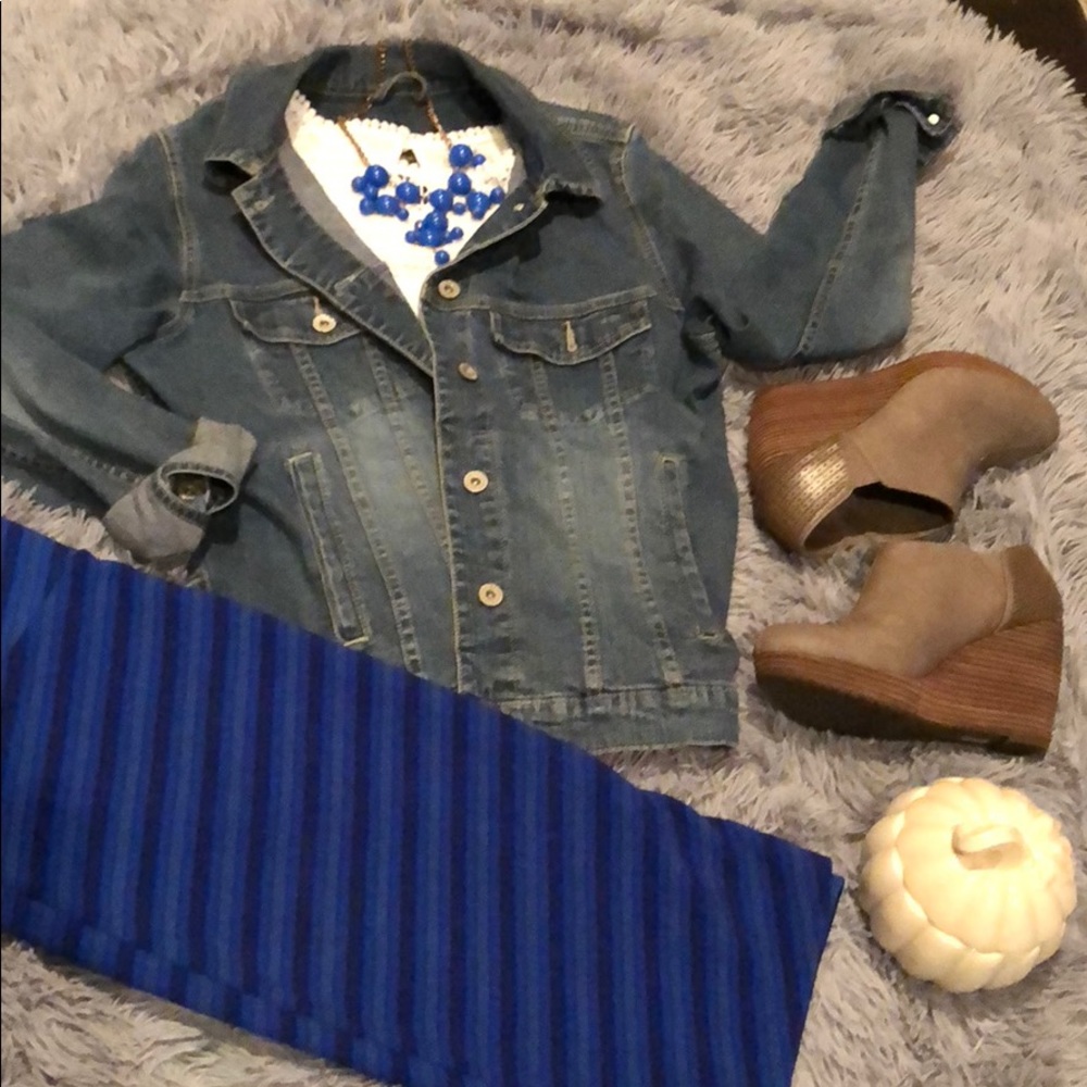 LuLaRoe Striped Cassie Skirt💙